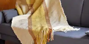 Piecera tejida hecha a mano